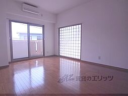 京都市営烏丸線 くいな橋駅 徒歩7分の賃貸マンション 2階1Kのリビング/ダイニング