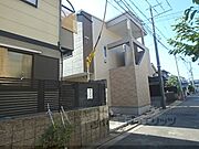 藤森駅より徒歩8分 築7年8ヶ月 2階建の賃貸物件