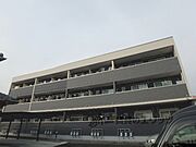 西山天王山駅より徒歩8分 築9年11ヶ月 3階建の賃貸物件