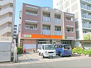 新田辺駅より徒歩3分 築26年4ヶ月 3階建の賃貸物件