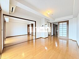 ラトナ東口ビル 402 4階2LDKのリビング/ダイニング