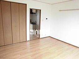 アドバンスエイト 105 1階1Kのリビング/ダイニング