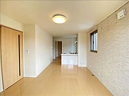 リブ・シャーメゾン 203 2階2LDKのリビング/ダイニング