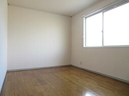 グラース・関 102 1階3DKのリビング/ダイニング