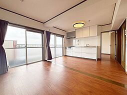 富士蔵コーポ 2LDKのリビング/ダイニング