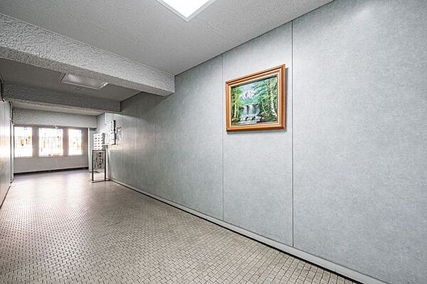 お手入れが行き届いた綺麗な共用部。心地良い安らぎに満ちた住空間へと誘います。