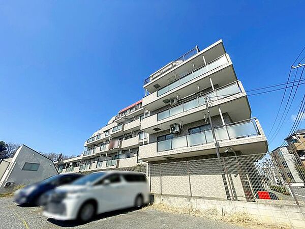 【外観】2路線3駅利用可能。