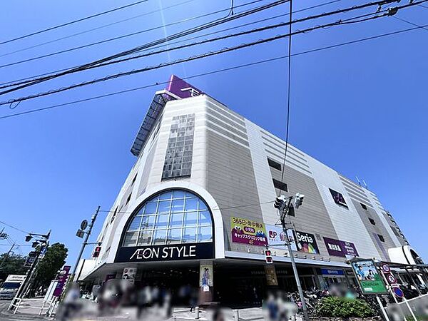 イオン板橋ショッピングセンター 徒歩10分。 760m