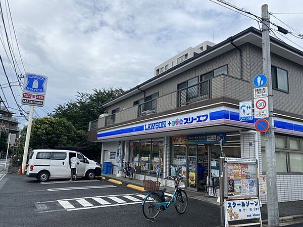 ローソン・スリーエフ徳丸三丁目店 徒歩8分。 630m