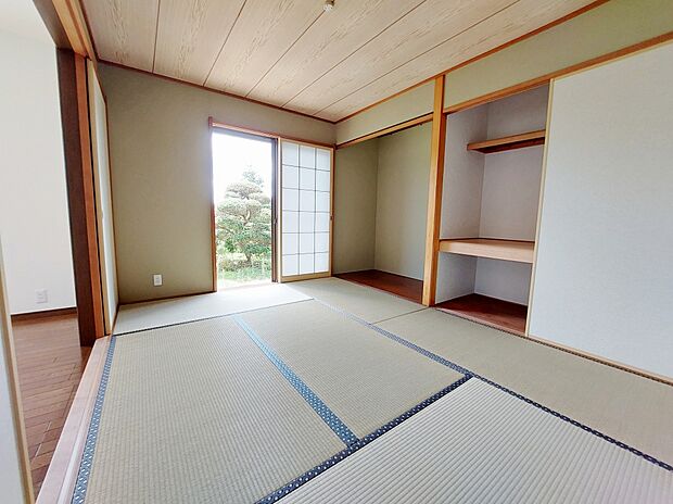 床の間・収納棚付きの和室は客間としてもお使い頂けます。