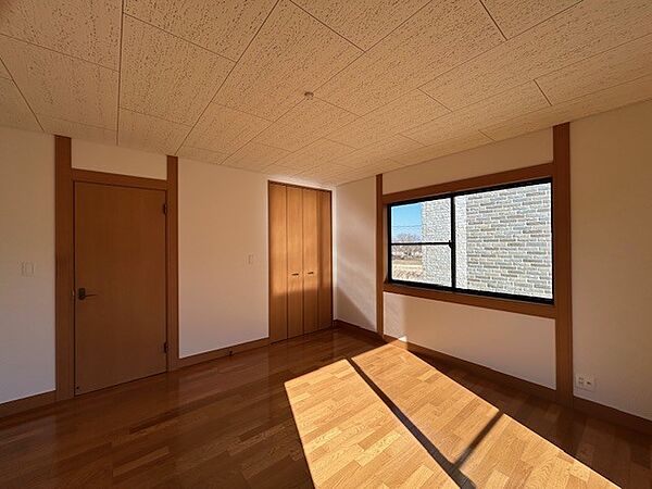 全居室に収納スペースを備えています！