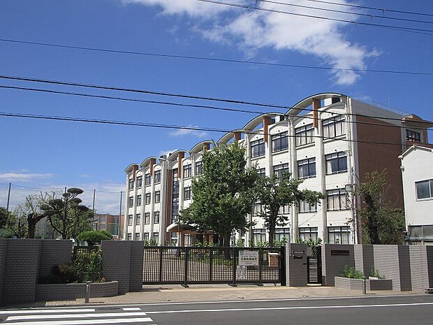 大阪市立義務教育学校生野未来学園（小中一貫校）まで約５８０ｍです。