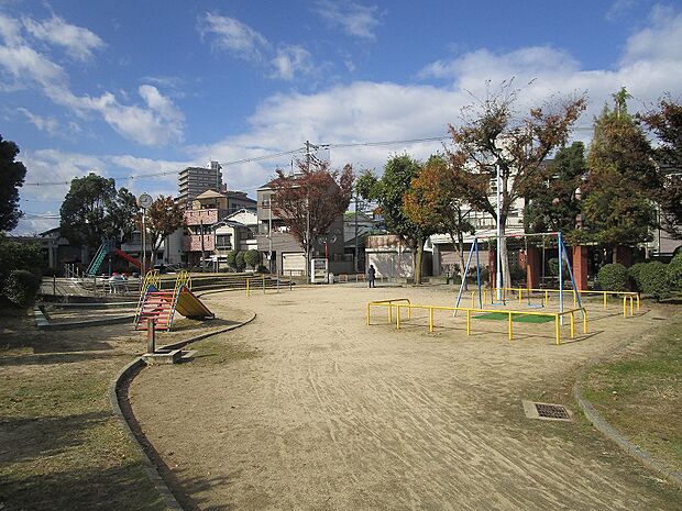 庭井町公園まで約５０ｍです。