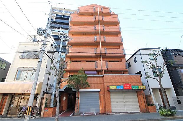 ＪＲ環状線　寺田町駅まで徒歩７分の好立地です。１９８４年７月建築でオートロック完備の８階建マンションです。