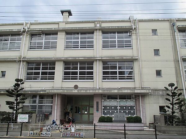 大阪市立深江小学校まで約４５０ｍ（徒歩６分）です。