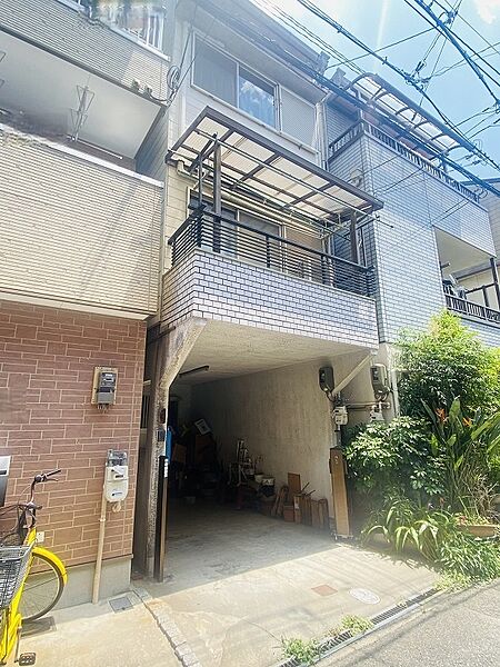 ＪＲ片町線・おおさか東線　鴫野駅まで約３４５ｍ（徒歩５分）の好立地。大阪メトロ今里筋線　鴫野駅にも約３８５ｍ（徒歩５分）の好立地です。