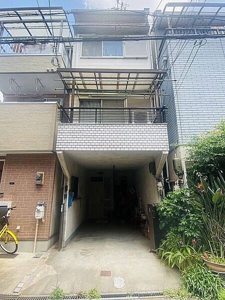 ＪＲ片町線・おおさか東線　鴫野駅まで約３４５ｍ（徒歩５分）の好立地。大阪メトロ今里筋線　鴫野駅にも約３８５ｍ（徒歩５分）の好立地です。