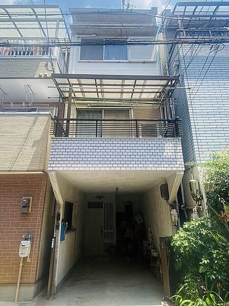 ＪＲ片町線・おおさか東線　鴫野駅まで約３４５ｍ（徒歩５分）の好立地。大阪メトロ今里筋線　鴫野駅にも約３８５ｍ（徒歩５分）の好立地です。