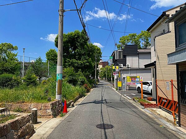 前面道路幅員約４．２mです。