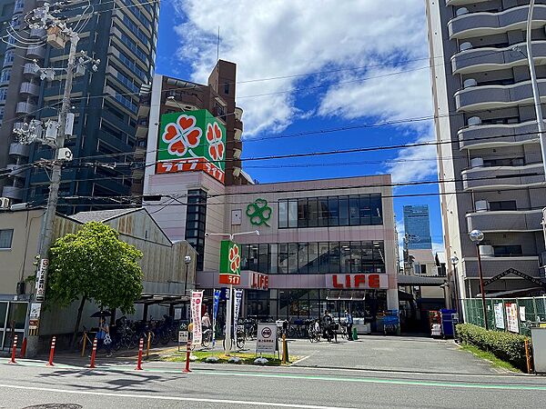 ライフ四天王寺店まで約３０ｍです。