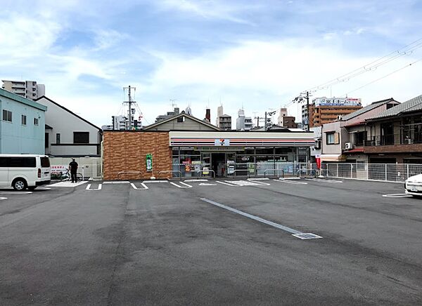 セブンイレブン大阪生野西１丁目店まで約２４０ｍ（徒歩３分）です。