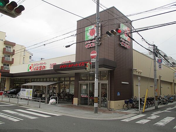 デイリーカナートイズミヤ昭和町店まで約６６０ｍ（徒歩９分）です。