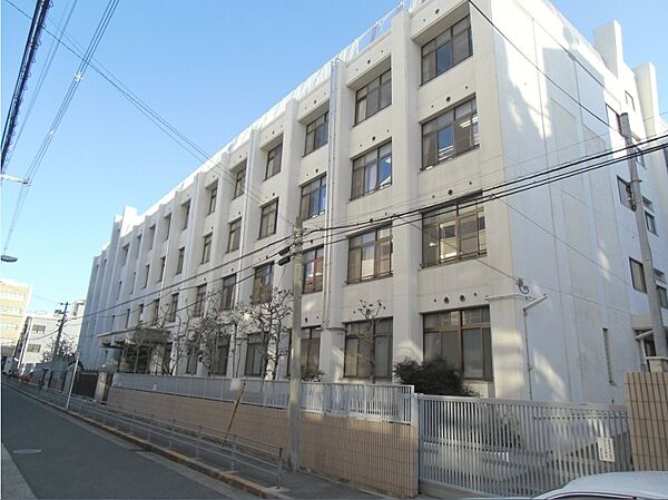 聖和小学校まで約１６０ｍ（徒歩２分）です。