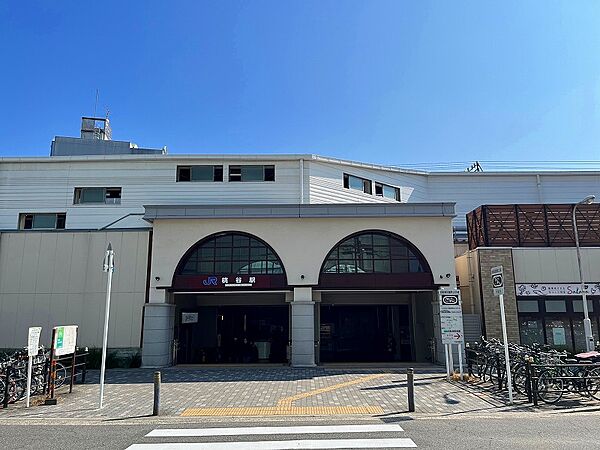 ＪＲ大阪環状線　桃谷駅まで約６３５ｍ（徒歩８分）です。