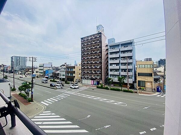 西向きのバルコニーからの眺望です。