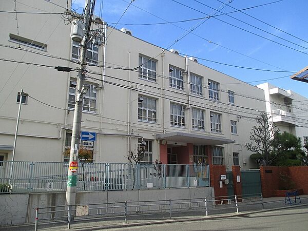 大阪市立高松小学校まで約４５０ｍ（徒歩６分）です。