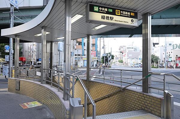 大阪メトロ中央線・今里筋線　緑橋駅まで約１，０６０ｍ（徒歩１４分）です。
