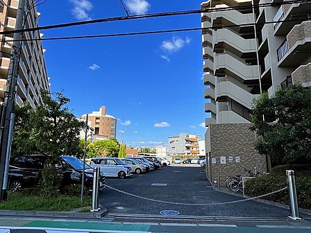 駐車場空有：月額１３，０００円（情報は６月現在）