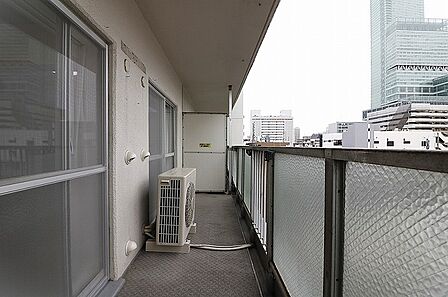 11階部分の北西向きバルコニーにつき、陽当り・通風・眺望大変良好です。