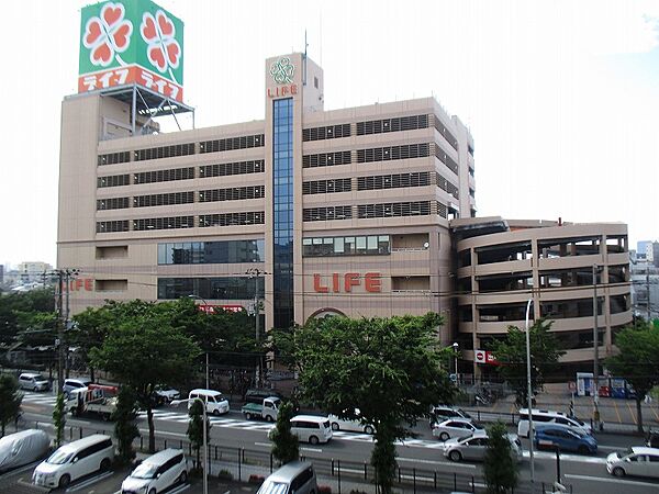 ライフ今里店まで約３４５ｍ（徒歩５分）です。