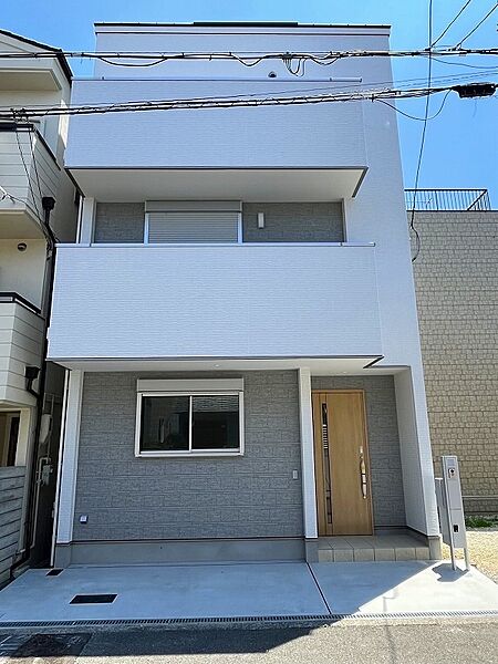 Ｂ号地：３，８８０万円。堂々完成済み。２０２６年（令和８年）７月建築。ガレージ付き３ＬＤＫ。
