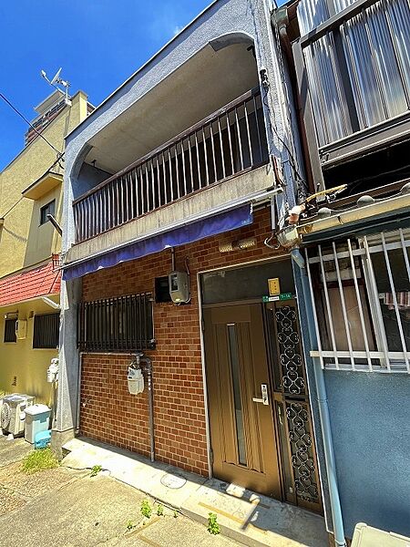 ＪＲ環状線、大阪メトロ中央線・長堀鶴見緑地線　森ノ宮駅にも約５６０ｍ（徒歩７分）の好立地です。南向きにつき、陽当り・通風大変良好です。
