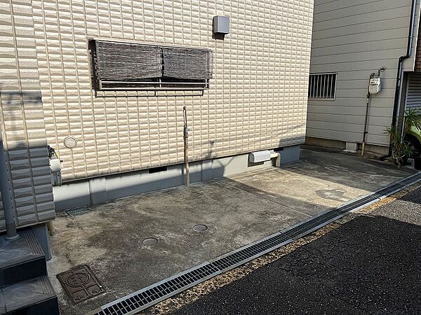 駐車場・駐輪場スペース。