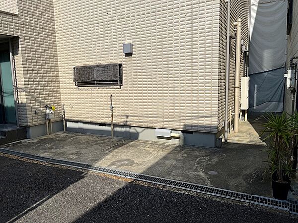 駐車場・駐輪場スペース。