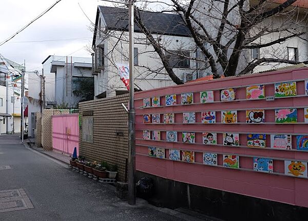 城東幼稚園まで約１３０ｍ（徒歩２分）です。