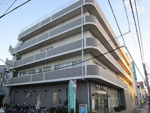 サトウ病院まで約３３０ｍ（徒歩５分）です。