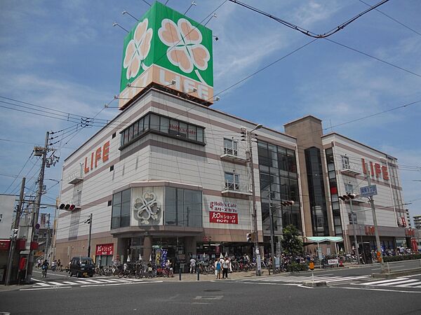 ライフ巽店まで約７２０m（徒歩９分）です。
