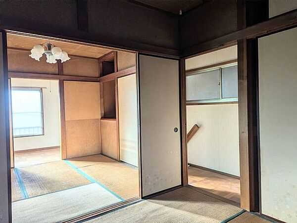 市川市下貝塚2丁目中古戸建の2F和室です