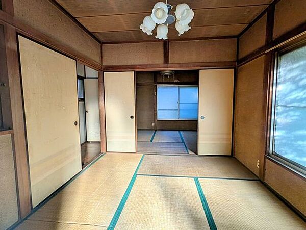 市川市下貝塚2丁目中古戸建の2F和室です