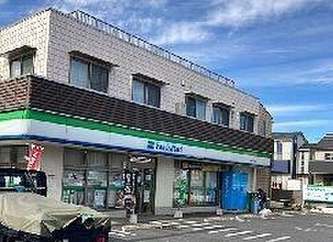 ファミリーマート 市川曽谷一丁目店 640m