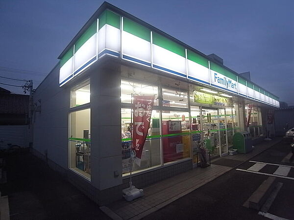 画像16:ファミリーマート 名古屋平中町店 （コンビニ）（530m）