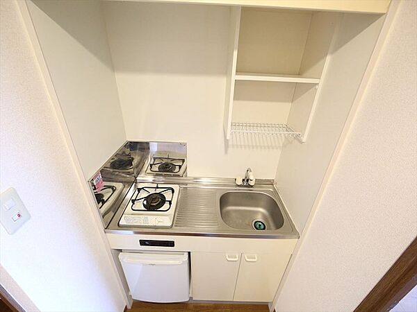 画像28:キッチン（ガス1口コンロ付）ミニ冷蔵庫付　家電用意できます