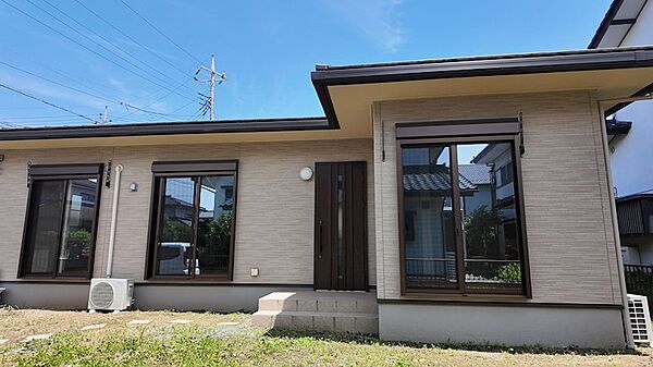 detached 茨城県牛久市栄町２丁目
地図を見る