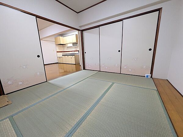 6帖和室畳・襖貼替済み