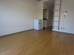 アートンヒュース 303 3階ワンルームのリビング/ダイニング