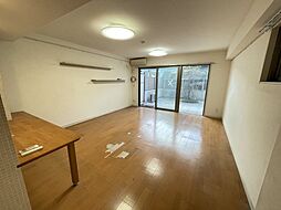 メゾンT.I.U 106 1階1LDKのリビング/ダイニング